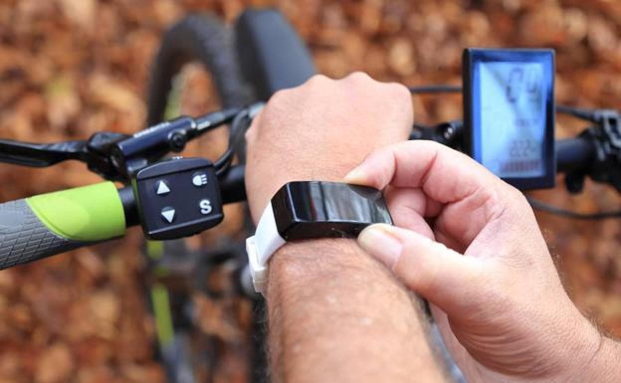 Smartwatch los peligros de usar relojes y pulseras inteligentes